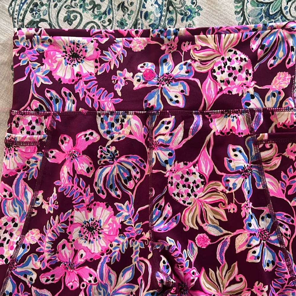 Lilly Pulitzer UPF 50 Luxletic 24" South Beach High Rise Midi Legging, NWT - Picture 8 of 9